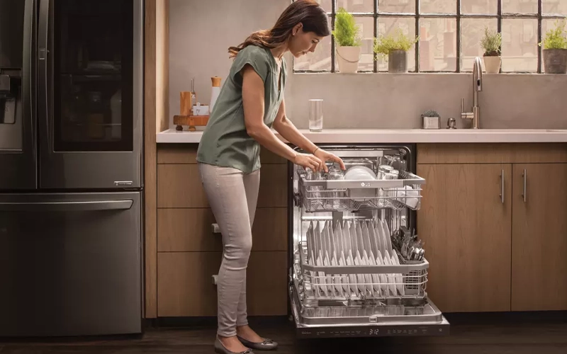 جرمگیری ماشین ظرفشویی ال جی؛ بهترین روشهای خانگی و تخصصی