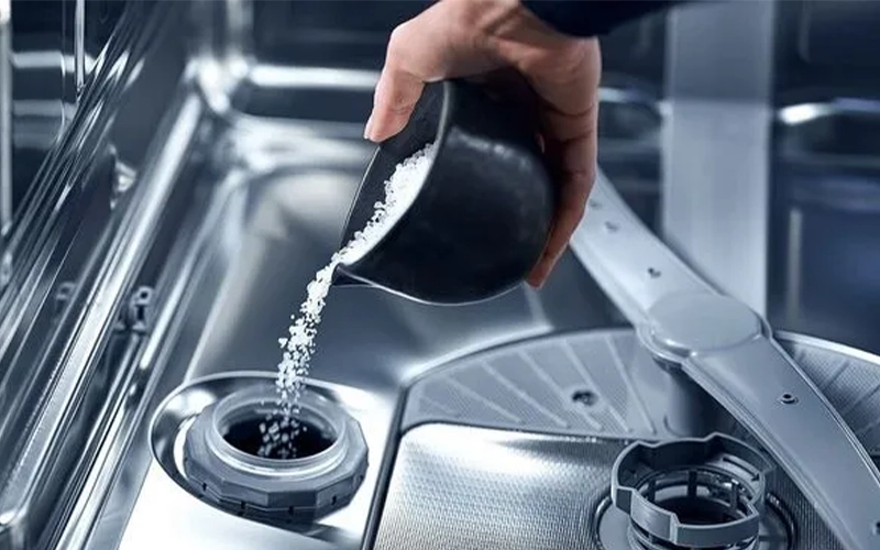 طرز استفاده درست از نمک و جلادهنده در ماشین ظرفشویی ال جی